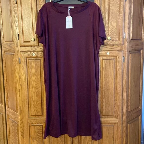 Inherit Clothing Company Manda Burgundy Athletic Midi Dress - Picture 2 of 10